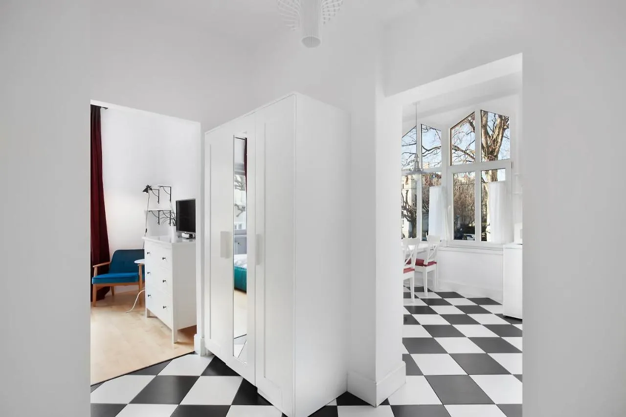 VIU Fiszera - apartament z werandą Sopot Polska